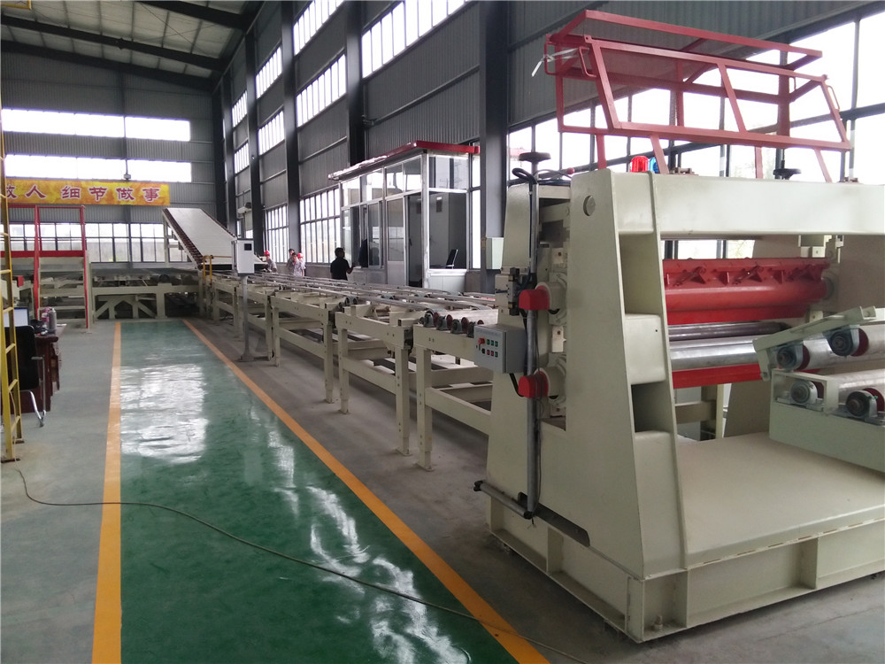 Cut-off machine, accelerated belt conveyor, waste belt conveyor